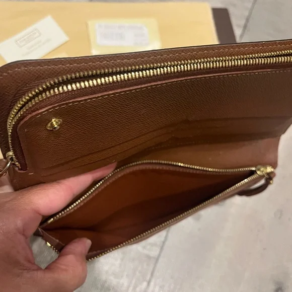 Authentic, LOUIS VUITTON 
Monogram Insolite Wallet - Picture 5 of 8